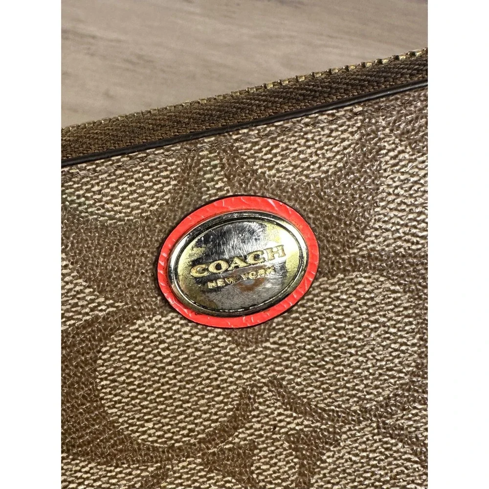 COACH Peyton SIGNATURE C Khaki Pink Salmon Trim ACCORDION ‎ Zipper WALLET CLUTCH